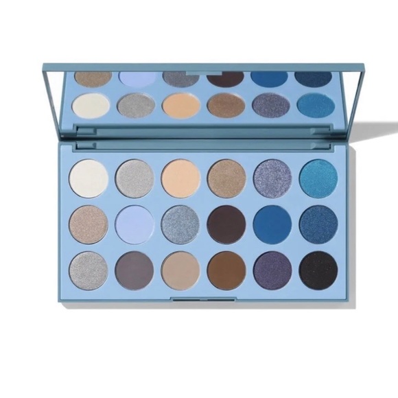Morphe Other - 💥HP💥Morphe 18A Blue Ya Away Artistry Eyeshadow Palette